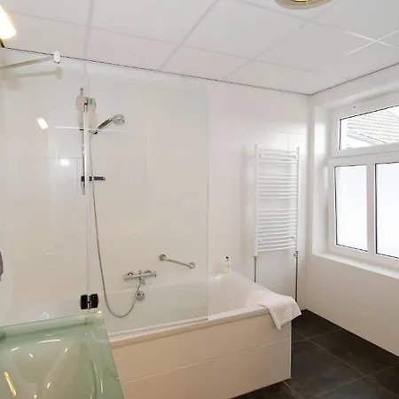 Asselt Hotel 3*